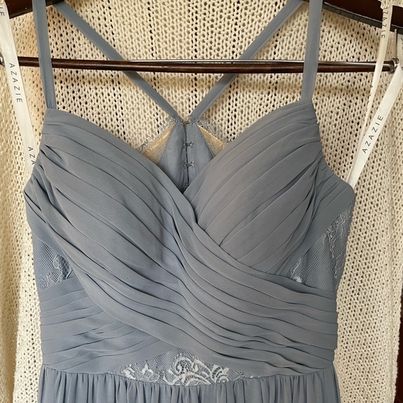 Azazie Leslie - Picture 3 of 7